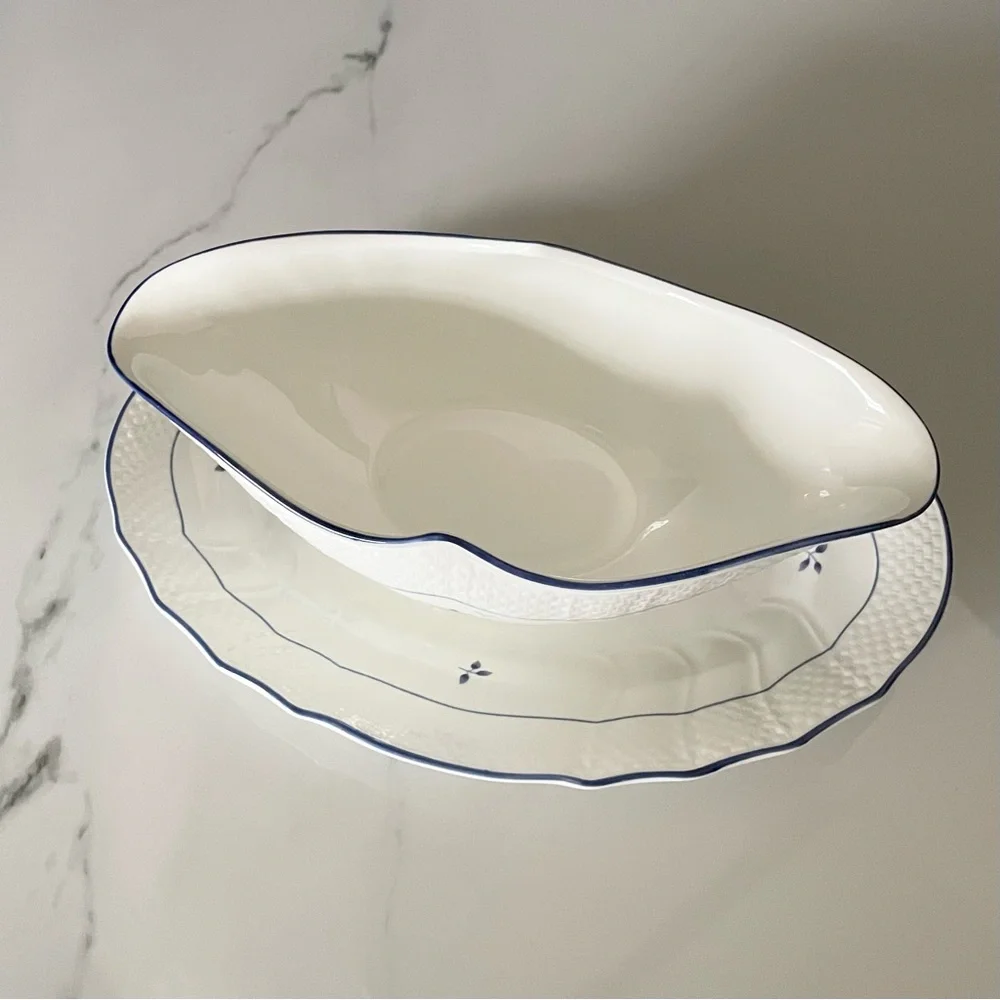 Villeroy & Boch gravy boat